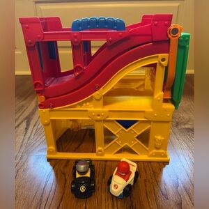Fisher Price Little People Take Along WHEELIES Racetrack + 2 cars *Sounds Work*